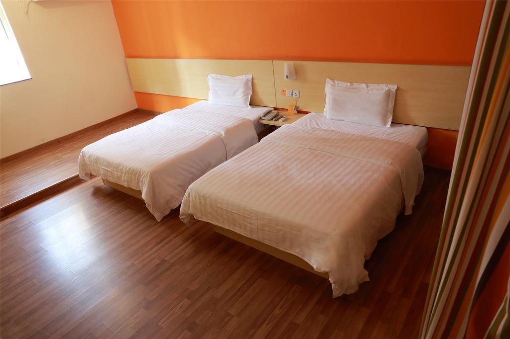 7 Days Inn Heze Mudan Road Branch Номер фото